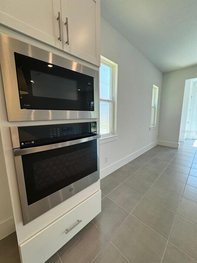 Building Photo - Charming and Functional – 3 Bedroom Home i...