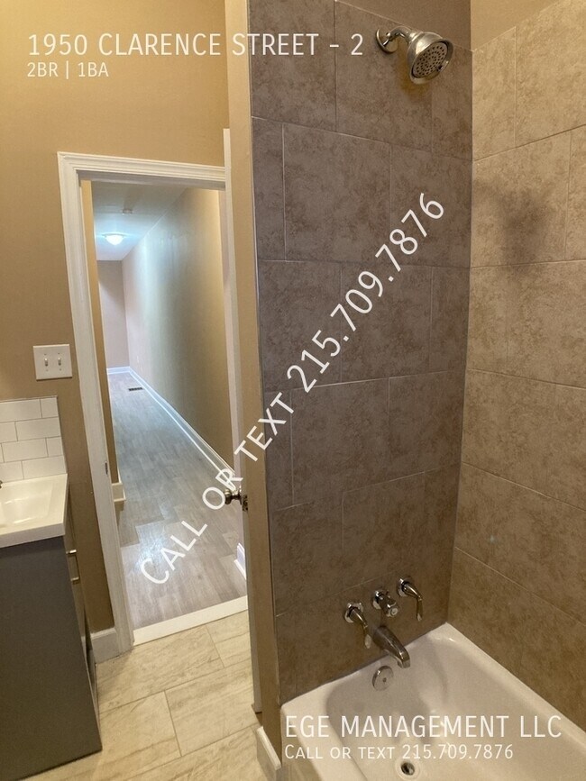 Building Photo - 1950 Clarence St