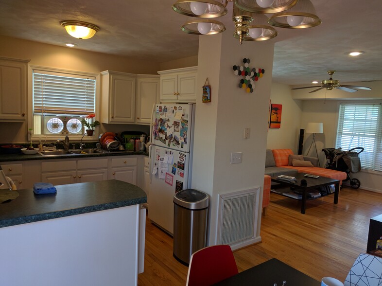 Building Photo - 709 Givens Ln