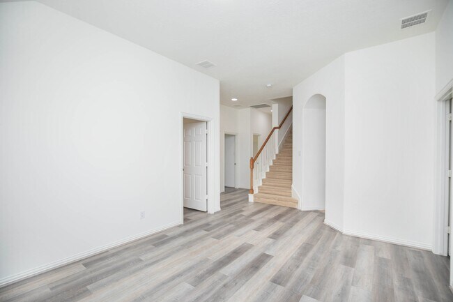 Building Photo - 8810 Rocky Knoll Ln