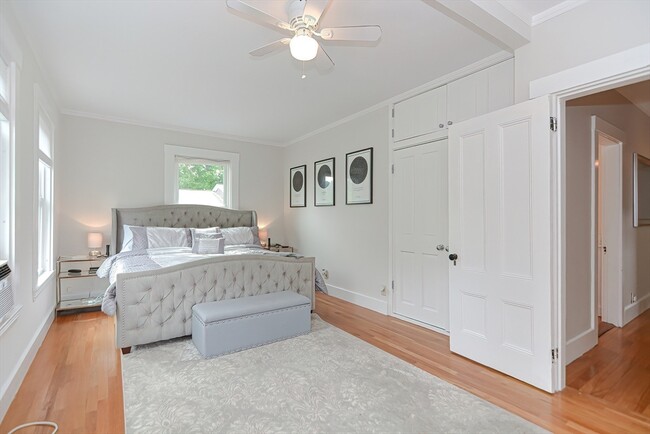 Building Photo - 2 Elm St