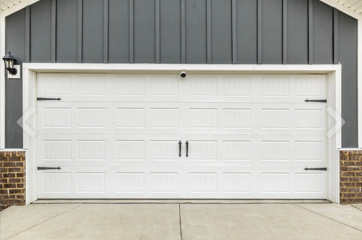 Building Photo - 7355 Lang Ave