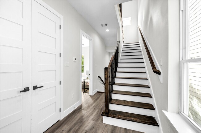 Building Photo - 710 Link Rd