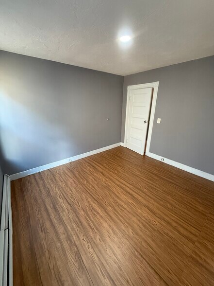 Building Photo - 4 Pearl St