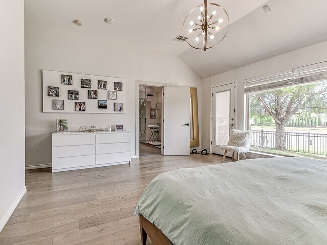 Building Photo - Stunning Home + North Rose Lake + Deer Creek Schools + 4 Bedrooms