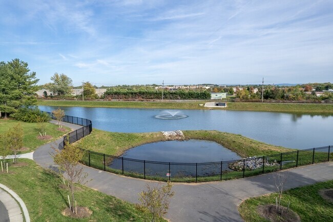 Building Photo - 2545 Bradford Ct