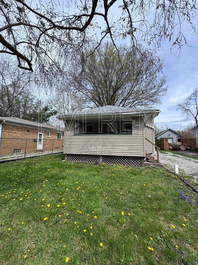 Building Photo - 1855 Flint Ave