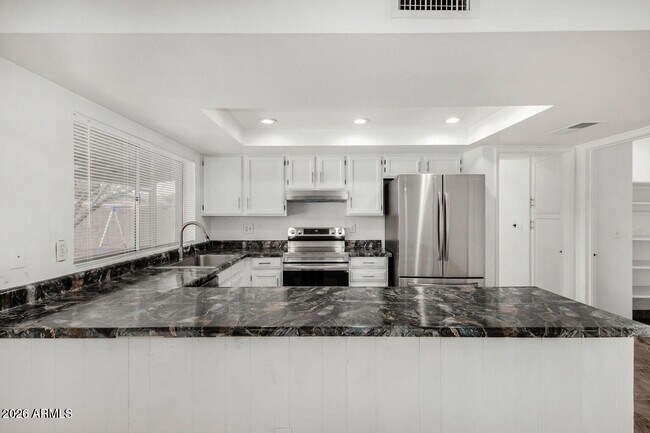 Building Photo - 4141 W Diana Ave