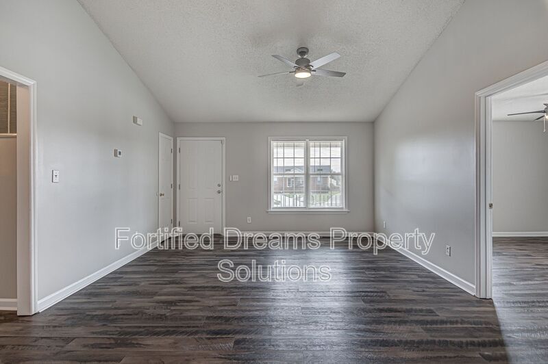 Building Photo - 1904 Blair-Khazan Dr