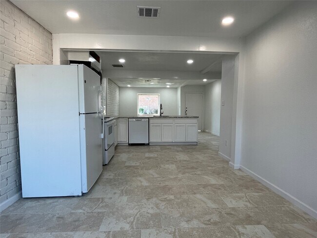 Primary Photo - 12829 High Star Dr