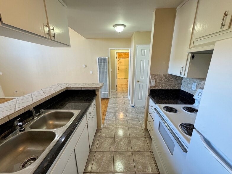 Building Photo - 808 Coriander Dr