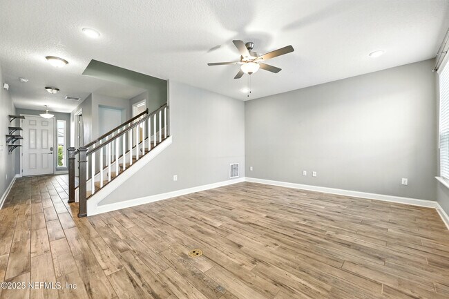 Building Photo - 474 Convex Ln