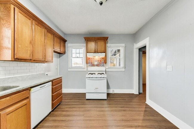 Building Photo - 432 N Denton St