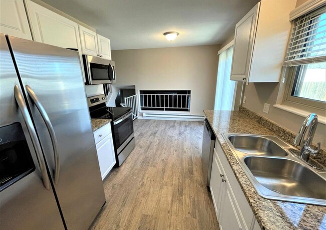 Building Photo - 10964 Elm Dr