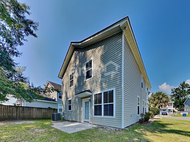 Building Photo - 123 Diploma Dr