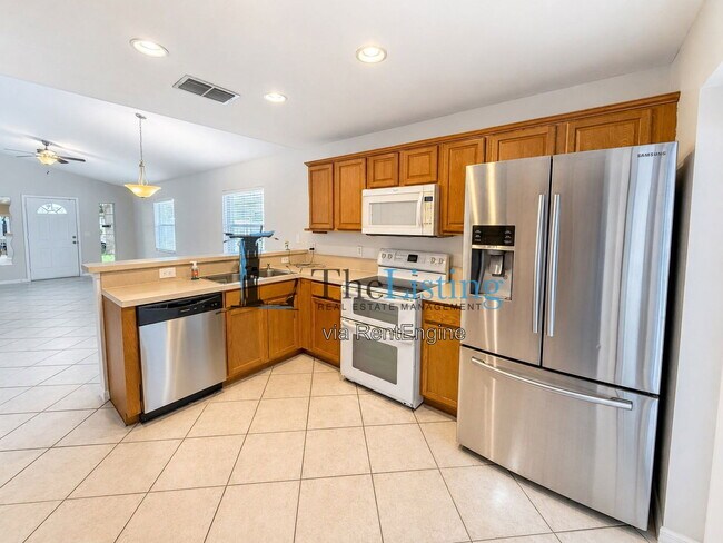 Building Photo - 1084 Amanda Kay Cir