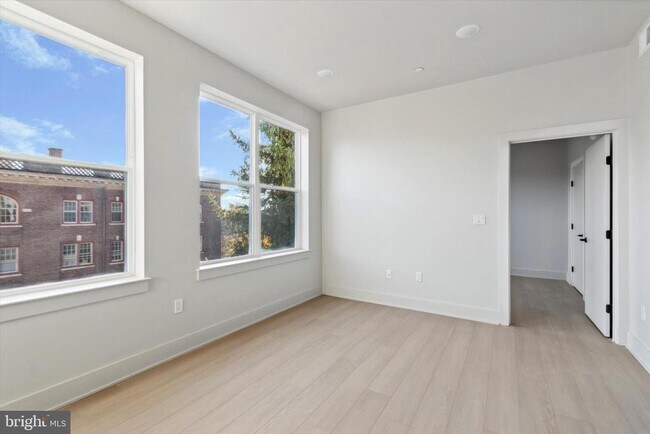 Building Photo - 5521 Wayne Ave
