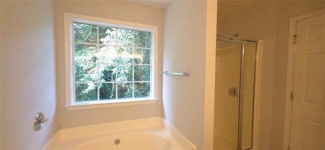 Building Photo - 3458 Hill Pond Dr NE