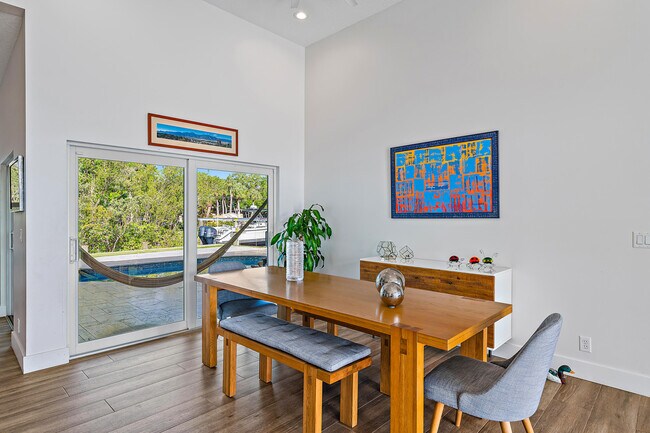 Building Photo - 14151 Little Cypress Cir