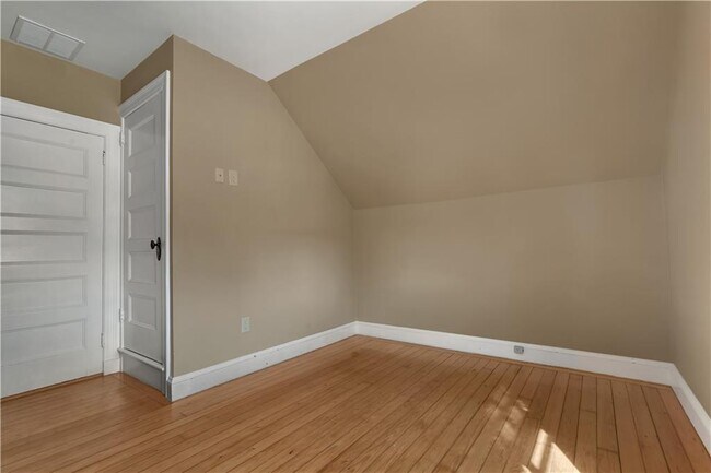 Building Photo - 98 Butler Ave