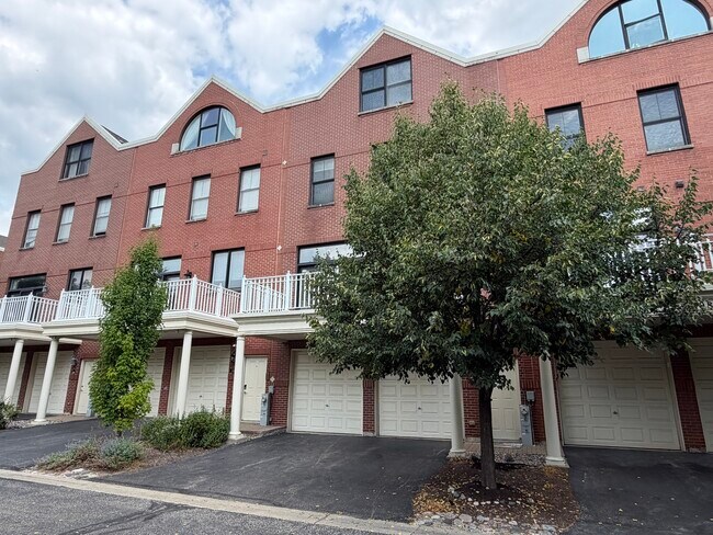 Building Photo - 2085 Valor Ct