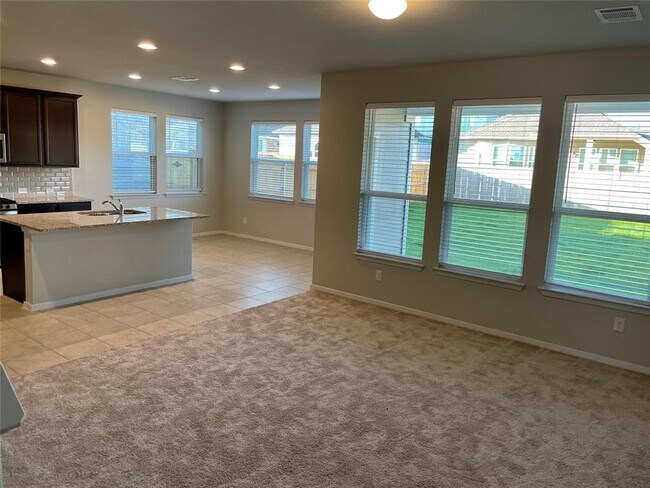 Building Photo - 6406 Pleasanton Pkwy