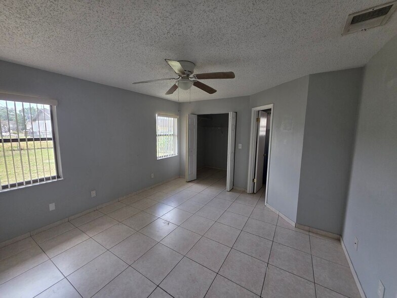 Building Photo - 310 Colonade Ct