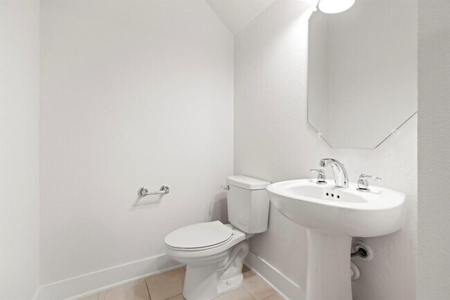 Building Photo - 265 Tierra Trail