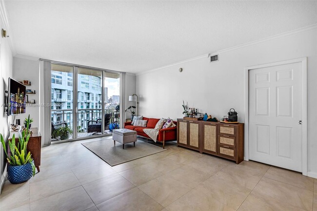 Building Photo - 2000 N Bayshore Dr