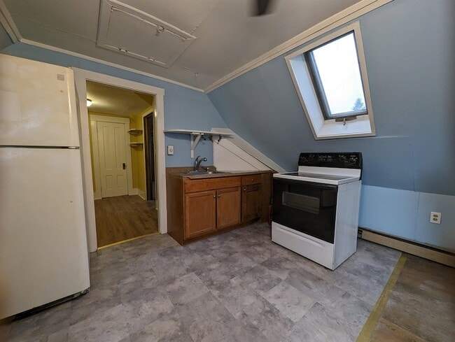 Building Photo - 39 Perry Ave