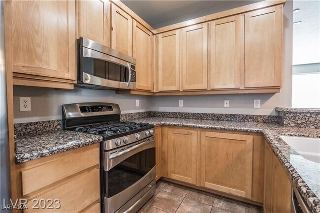 Building Photo - 9050 W Tropicana Ave