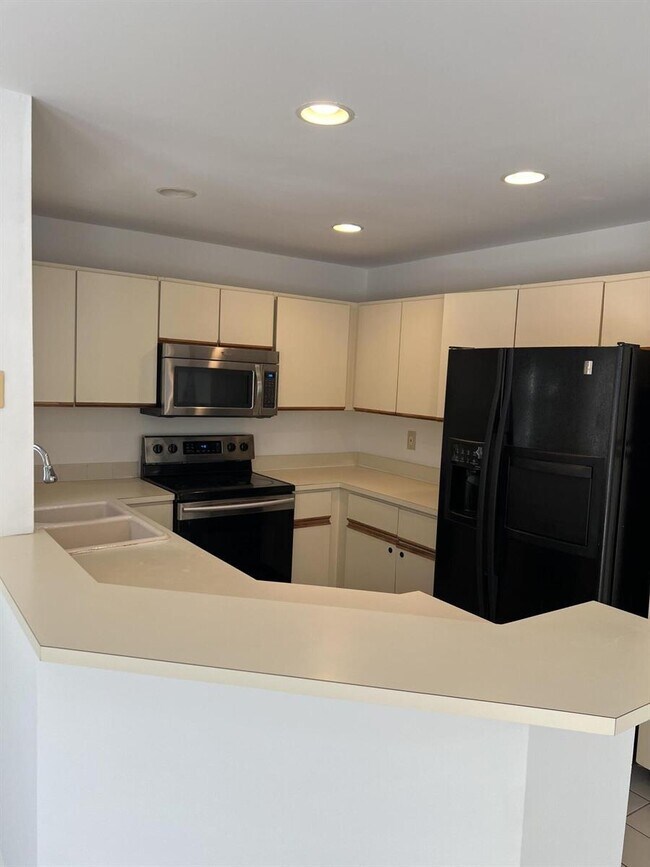Building Photo - 9401 Aegean Dr