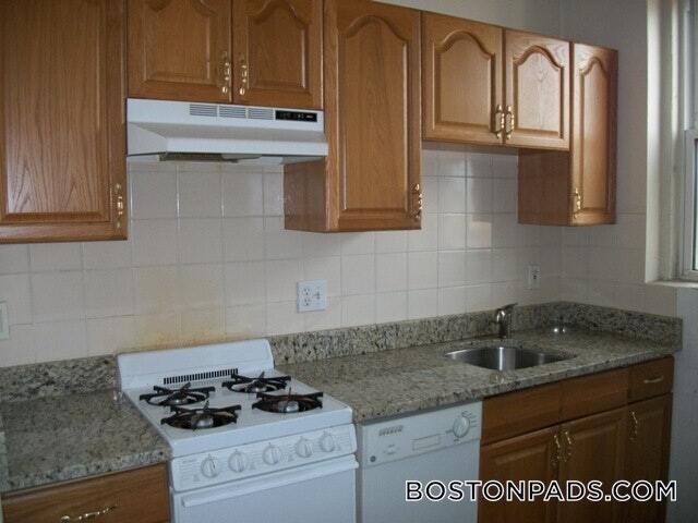 Building Photo - 126 Warren St