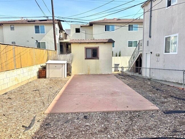 Building Photo - 4322-4324 Temecula Street