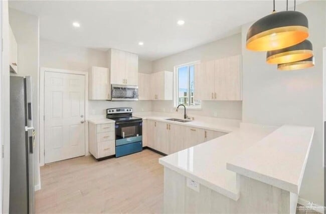 Building Photo - 21 S 25th St