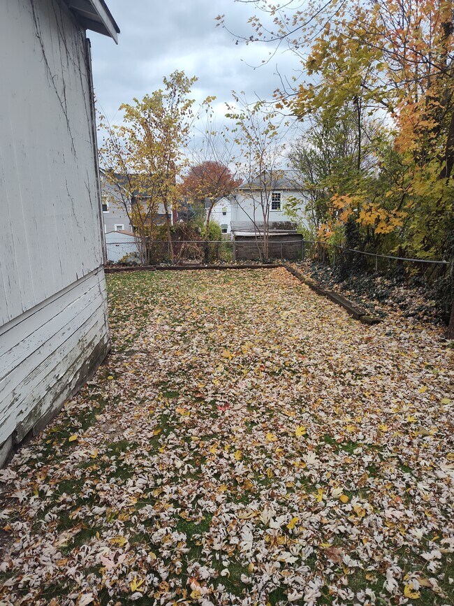 Building Photo - 145 21st St NW