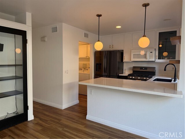 Building Photo - 16 Sand Dollar Ct