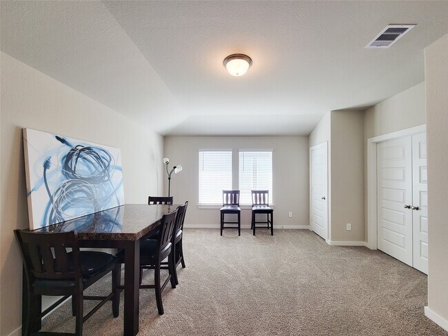 Building Photo - 8401 Hazel River Dr