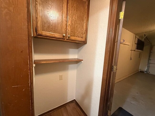 Building Photo - 1015 Swan Lake Ct