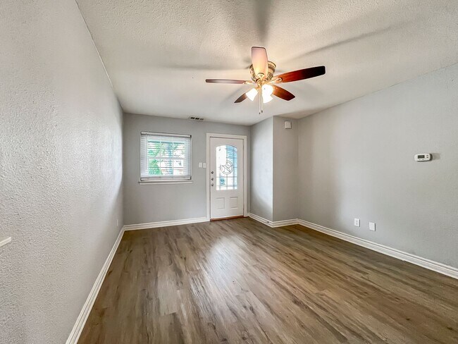 Building Photo - Charming 3-Bed Home in North Ridge Estates Mesquite