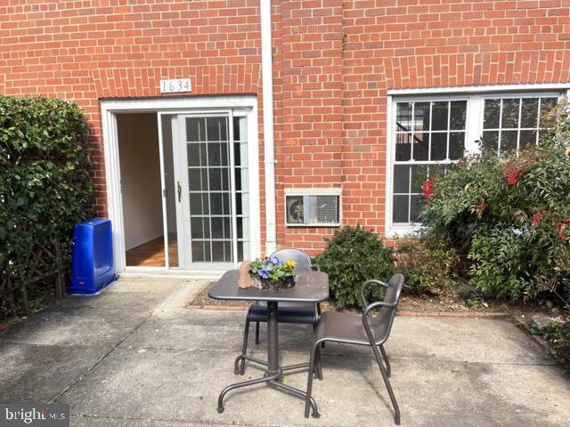 Building Photo - 1634 Ripon Pl