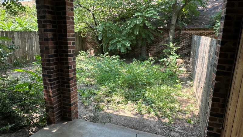 Building Photo - 707 Litchfield N