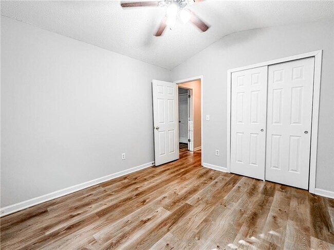 Building Photo - 139 Riverstone Commons Cir