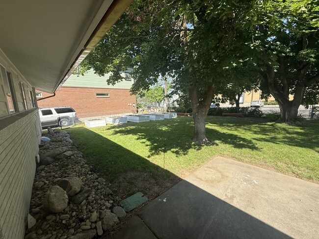 Building Photo - 849 Westbrook Rd