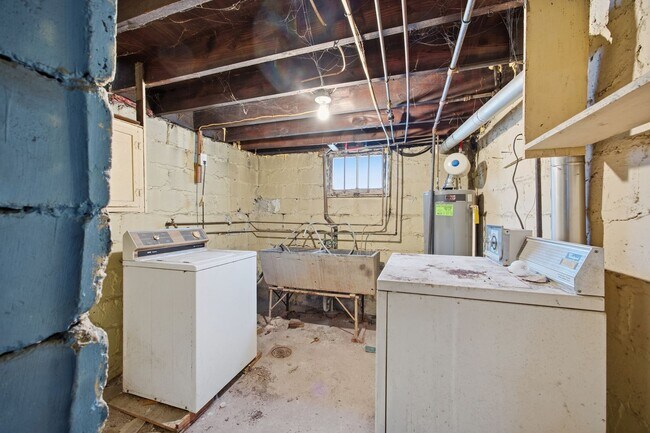 Building Photo - 1729-1729 Nevada St