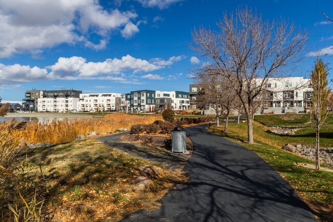 Building Photo - Daybreak living at its finest!