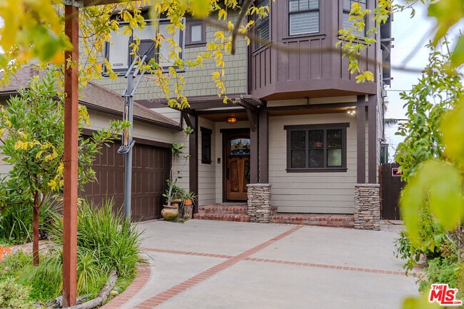 Building Photo - 5903 Tellefson Rd