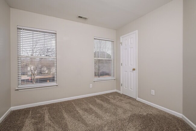 Building Photo - 3637 Pinkham Way