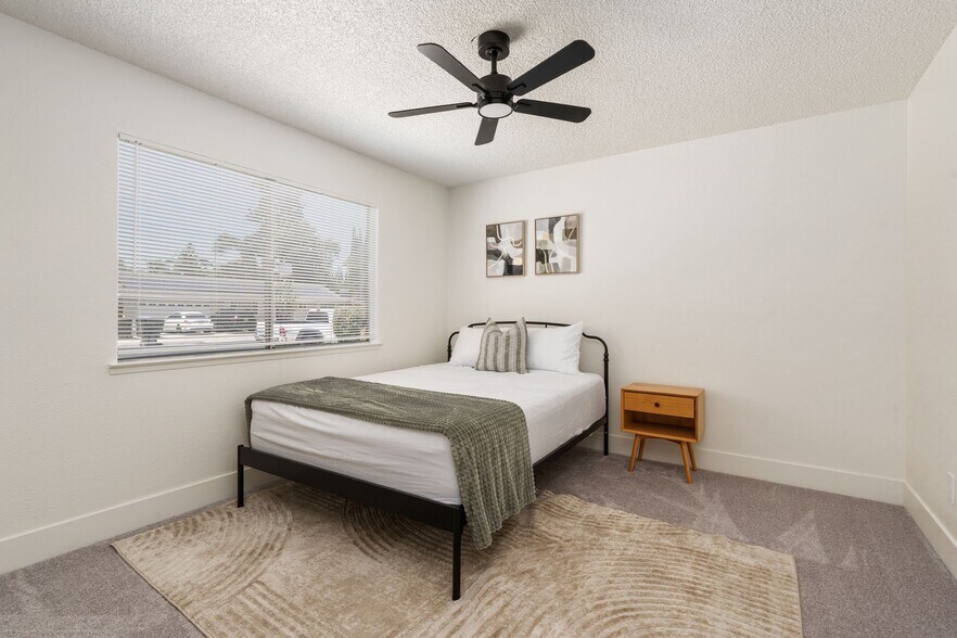Building Photo - 2342 S Sowell St