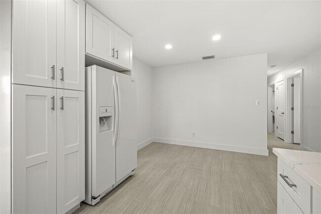 Building Photo - 3114 W Tampa Bay Blvd